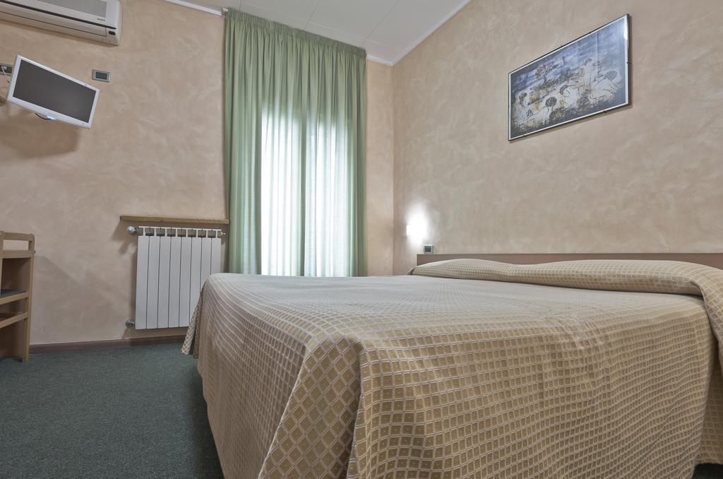 Hotel Valentini Inn Foligno Cameră foto